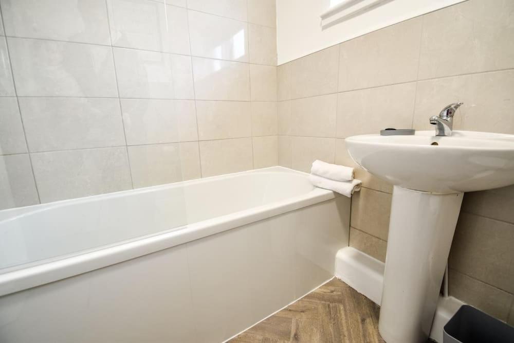 Woodcock House 3 Bedrooms Workstays Uk Lackenby المظهر الخارجي الصورة