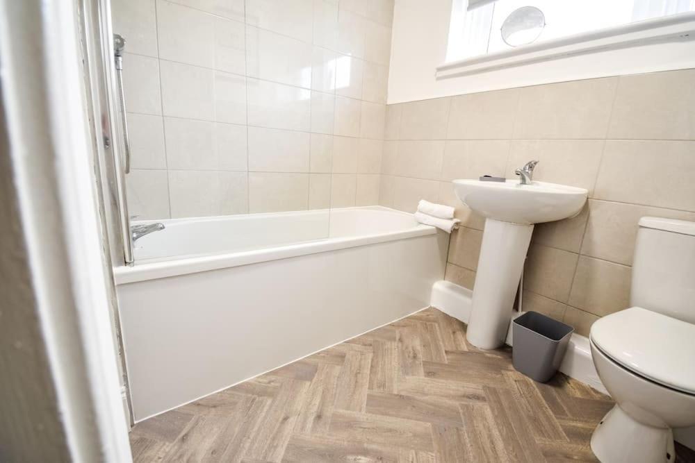 Woodcock House 3 Bedrooms Workstays Uk Lackenby المظهر الخارجي الصورة